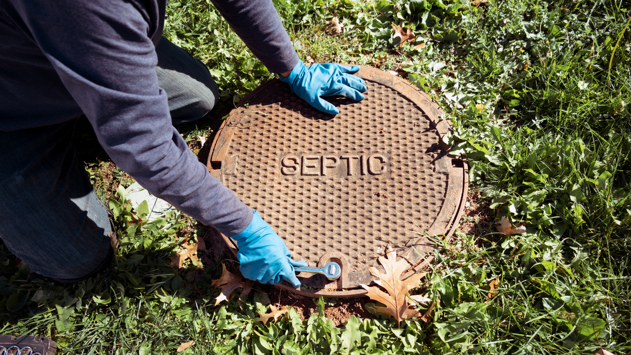 Signs Your Septic Tank Needs Cleaning (Before It’s Too Late)